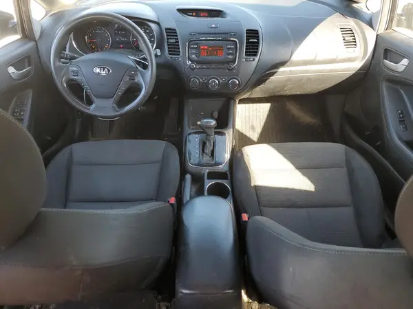 3KPFK4A79HE110247 2017 KIA FORTE - Image 8