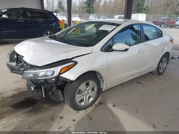 3KPFK4A79HE110345 2017 KIA FORTE - Image 2