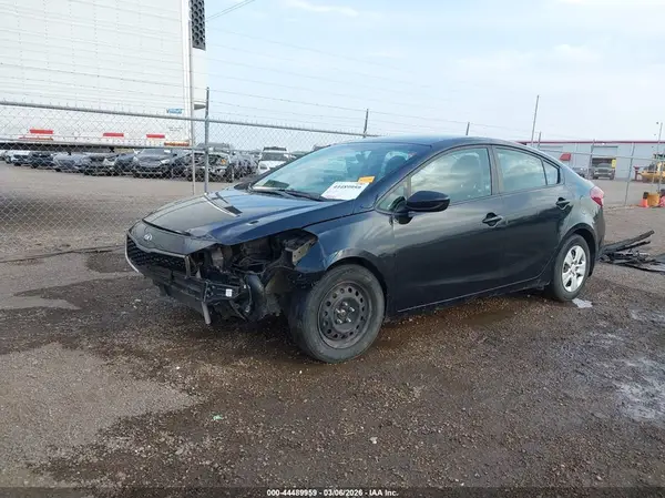 3KPFK4A79HE112581 2017 KIA FORTE - Image 2