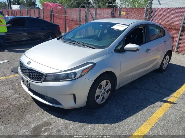 3KPFK4A79HE115044 2017 KIA FORTE - Image 2