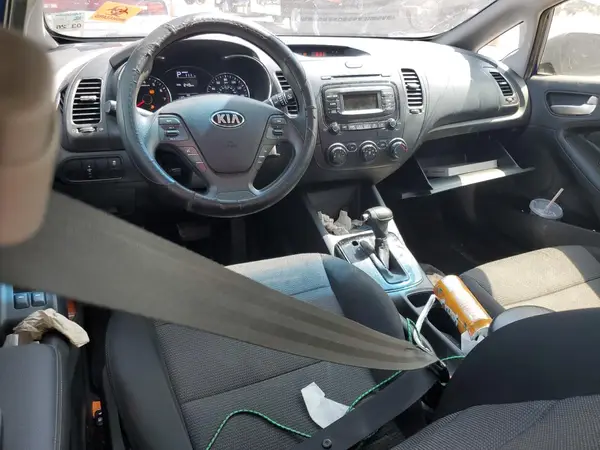 3KPFK4A79HE115111 2017 KIA FORTE - Image 8