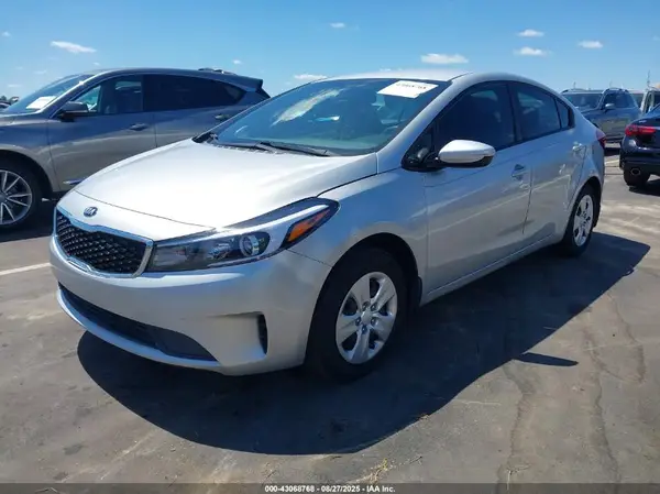 3KPFK4A79HE115190 2017 KIA FORTE - Image 2