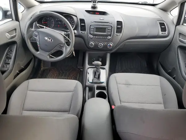 3KPFK4A79HE115674 2017 KIA FORTE - Image 8