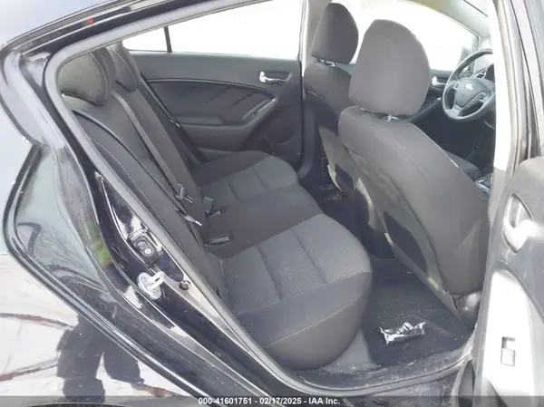3KPFK4A79HE120762 2017 KIA FORTE - Image 8