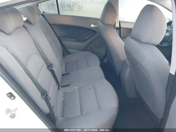 3KPFK4A79HE120857 2017 KIA FORTE - Image 8