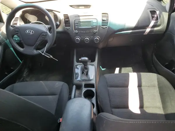 3KPFK4A79HE121524 2017 KIA FORTE - Image 8