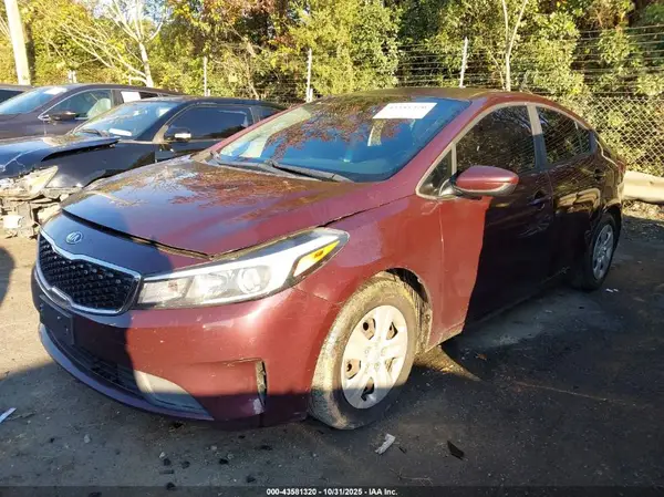 3KPFK4A79HE121572 2017 KIA FORTE - Image 2