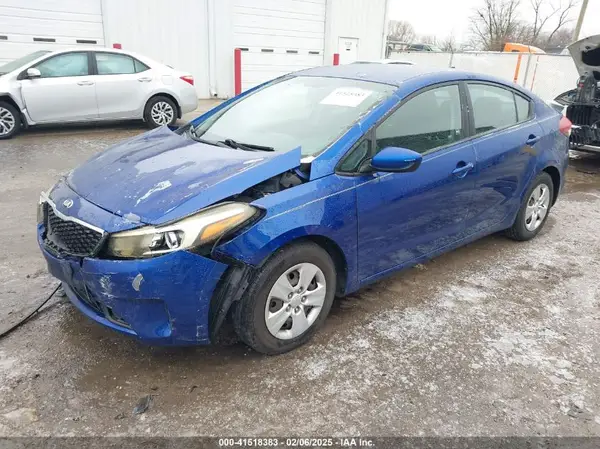3KPFK4A79HE121667 2017 KIA FORTE - Image 2