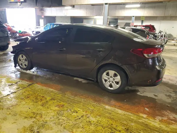 3KPFK4A79HE122270 2017 KIA FORTE - Image 2