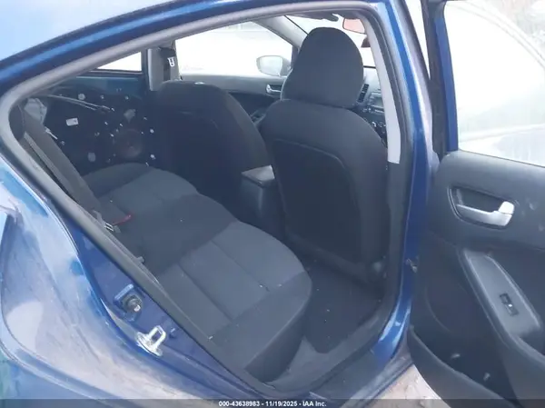 3KPFK4A79HE123578 2017 KIA FORTE - Image 8