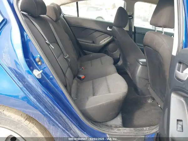 3KPFK4A79HE124164 2017 KIA FORTE - Image 8