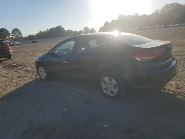 3KPFK4A79HE125184 2017 KIA FORTE - Image 2