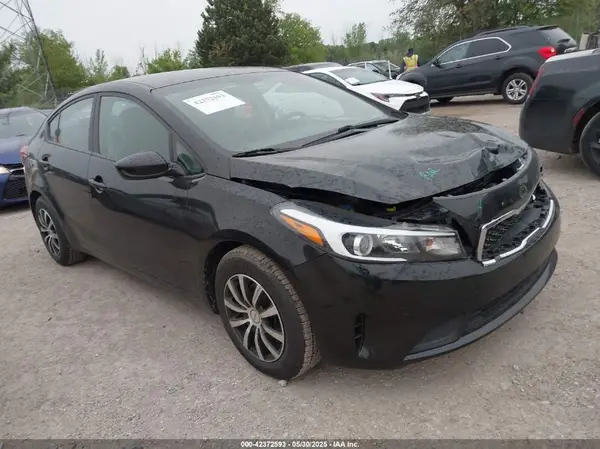 3KPFK4A79HE127596 2017 KIA FORTE - Image 1