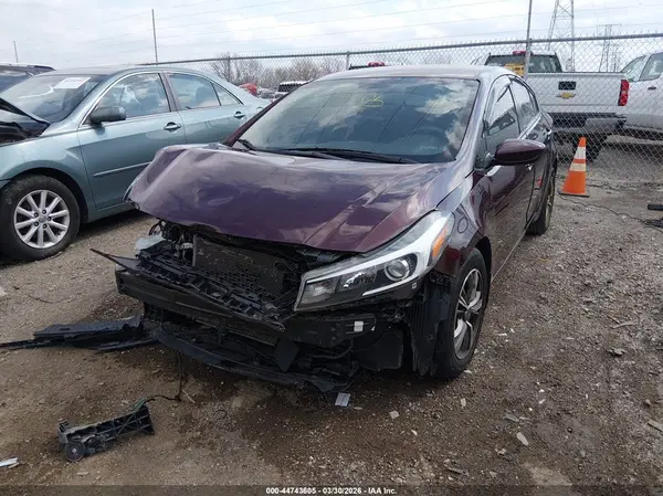 3KPFK4A79HE127646 2017 KIA FORTE - Image 2