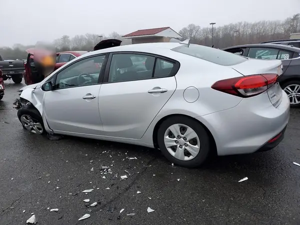 3KPFK4A79HE129820 2017 KIA FORTE - Image 2