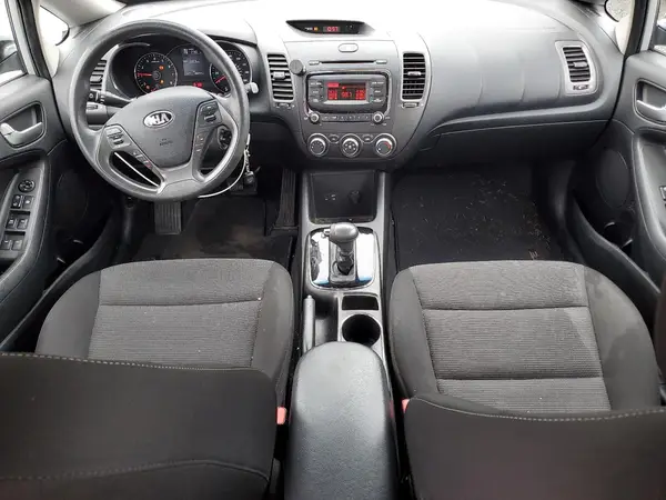 3KPFK4A79HE129820 2017 KIA FORTE - Image 8