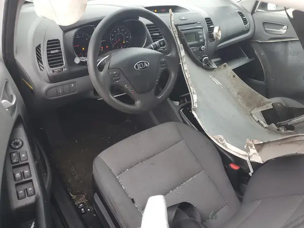 3KPFK4A79HE130708 2017 KIA FORTE - Image 8