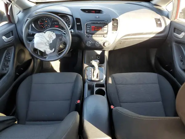 3KPFK4A79HE131079 2017 KIA FORTE - Image 8