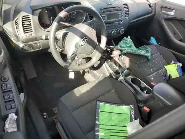 3KPFK4A79HE134306 2017 KIA FORTE - Image 8
