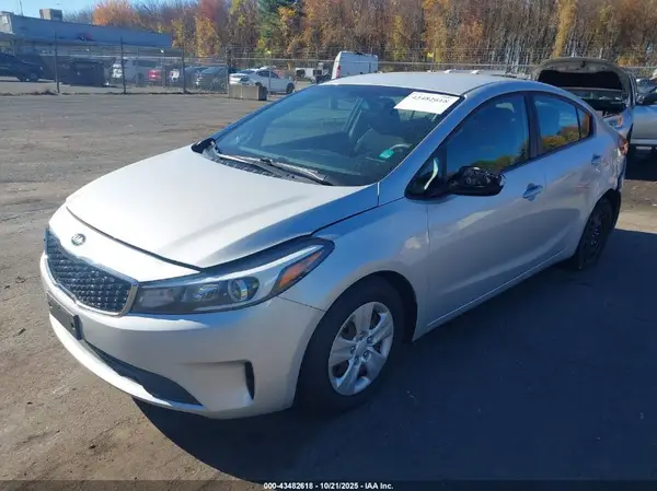 3KPFK4A79HE136279 2017 KIA FORTE - Image 2