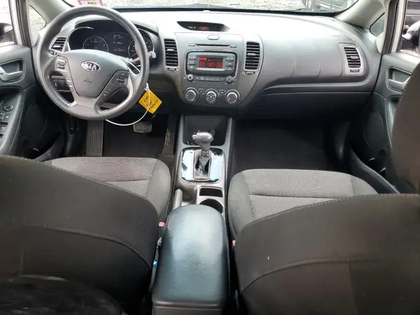 3KPFK4A79HE136282 2017 KIA FORTE - Image 8