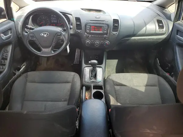 3KPFK4A79HE137237 2017 KIA FORTE - Image 8