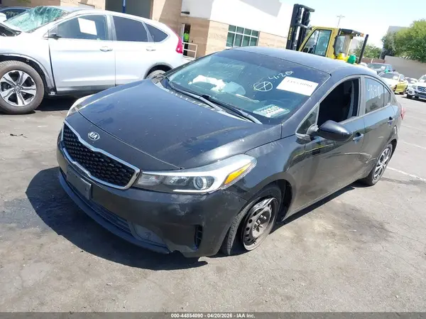 3KPFK4A79HE137271 2017 KIA FORTE - Image 2
