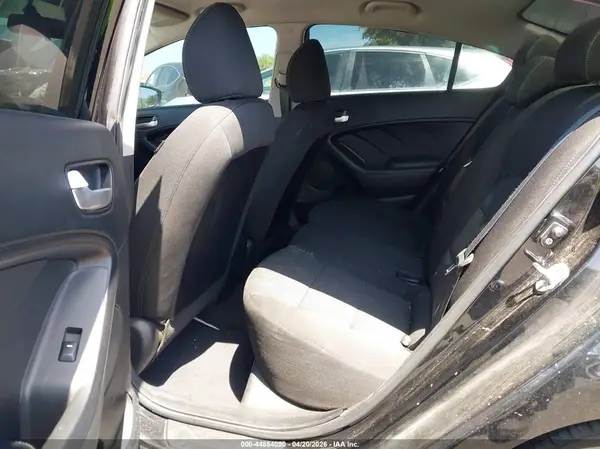 3KPFK4A79HE137271 2017 KIA FORTE - Image 8