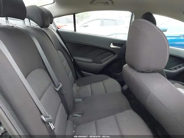 3KPFK4A79HE140249 2017 KIA FORTE - Image 8