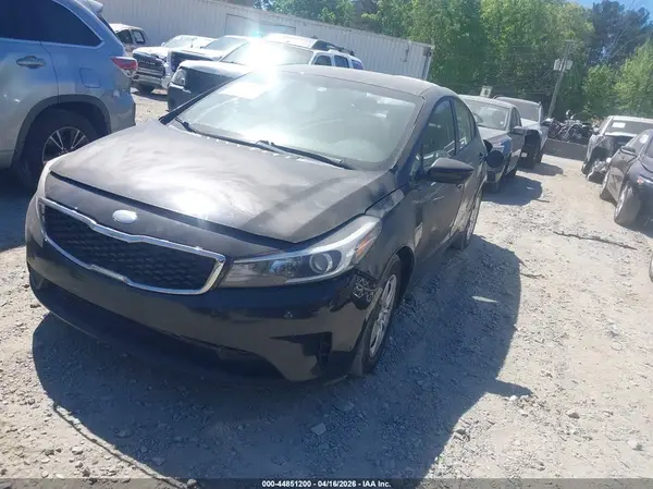 3KPFK4A79HE140512 2017 KIA FORTE - Image 2