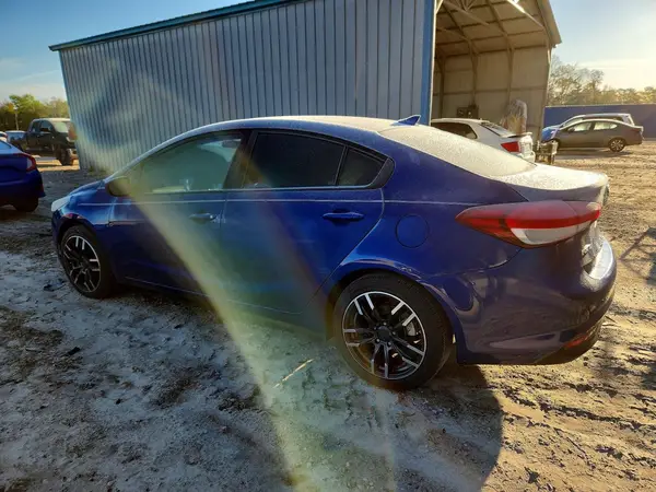 3KPFK4A79HE141319 2017 KIA FORTE - Image 2