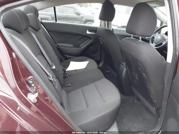 3KPFK4A79HE143054 2017 KIA FORTE - Image 8