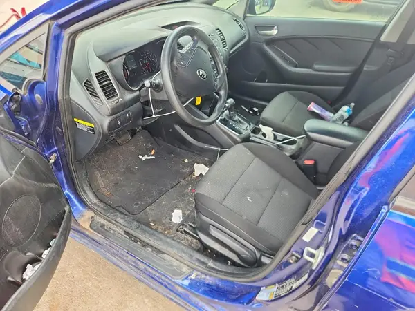 3KPFK4A79HE143720 2017 KIA FORTE - Image 8