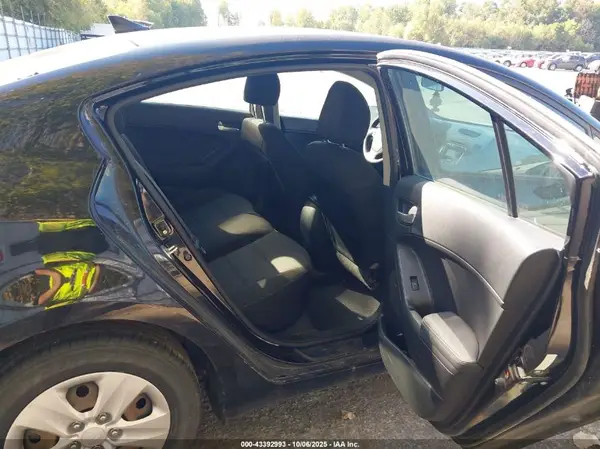 3KPFK4A79HE143992 2017 KIA FORTE - Image 8