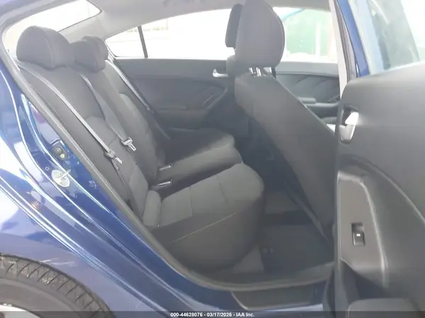 3KPFK4A79HE149954 2017 KIA FORTE - Image 8