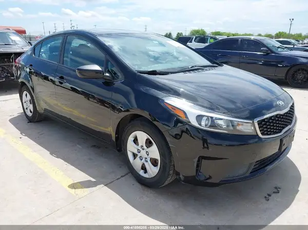 3KPFK4A79HE150473 2017 KIA FORTE - Image 1