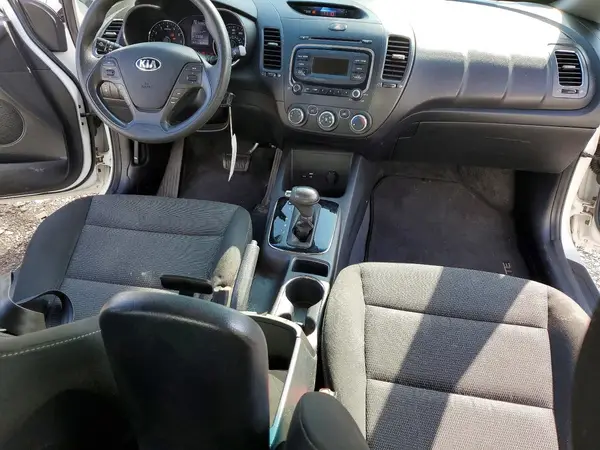 3KPFK4A79HE150795 2017 KIA FORTE - Image 8