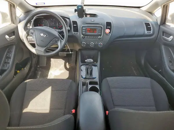 3KPFK4A79HE151185 2017 KIA FORTE - Image 8