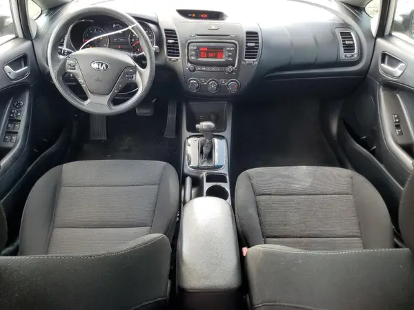 3KPFK4A79HE152191 2017 KIA FORTE - Image 8