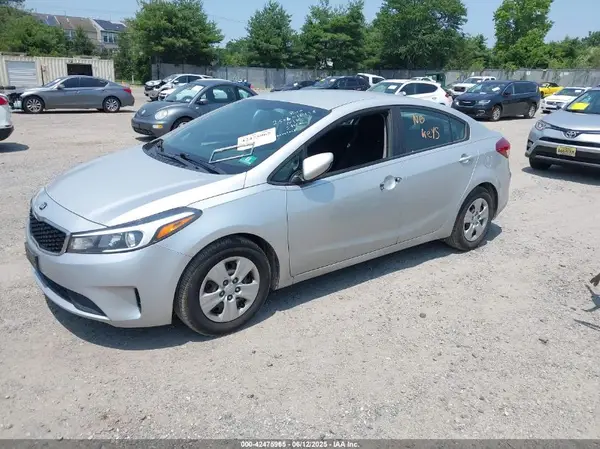 3KPFK4A79HE152210 2017 KIA FORTE - Image 2
