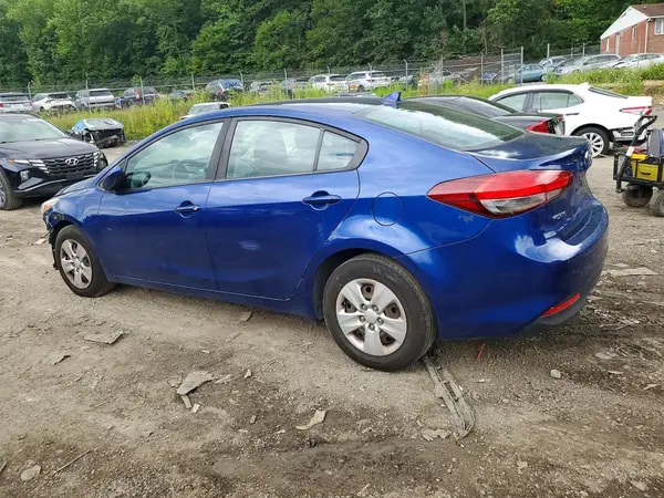 3KPFK4A79HE153325 2017 KIA FORTE - Image 2