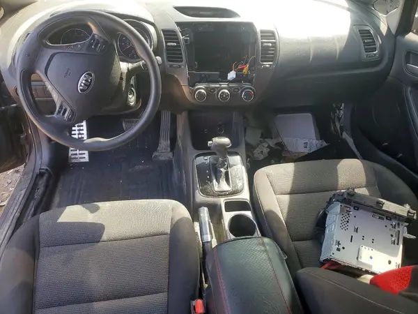 3KPFK4A79HE153776 2017 KIA FORTE - Image 8