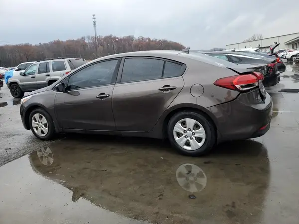 3KPFK4A79HE153888 2017 KIA FORTE - Image 2