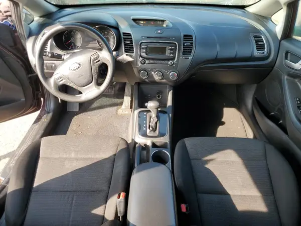3KPFK4A79HE156371 2017 KIA FORTE - Image 8
