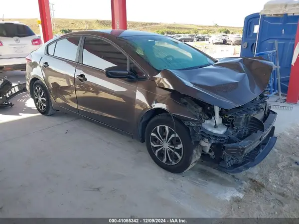 3KPFK4A79HE156497 2017 KIA FORTE - Image 1