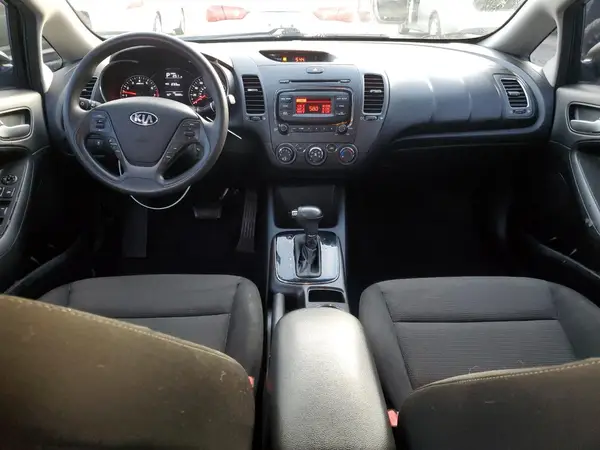 3KPFK4A79HE156516 2017 KIA FORTE - Image 8