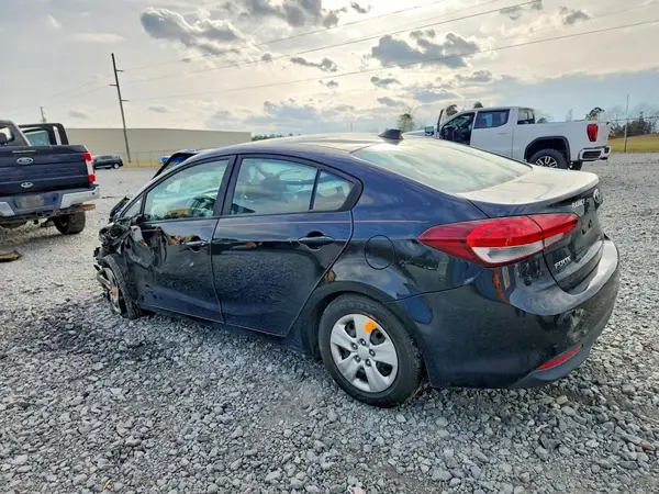 3KPFK4A79HE157262 2017 KIA FORTE - Image 2