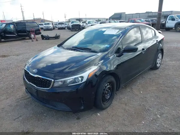 3KPFK4A79HE158573 2017 KIA FORTE - Image 2