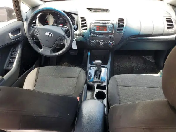 3KPFK4A79HE159805 2017 KIA FORTE - Image 8