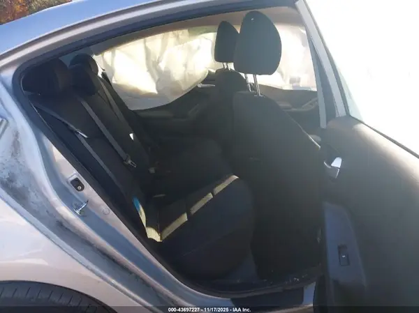 3KPFK4A79HE161179 2017 KIA FORTE - Image 8